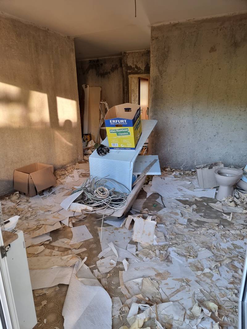 S5 3 Zimmer Etagen Wohnung – Renovierungsphase